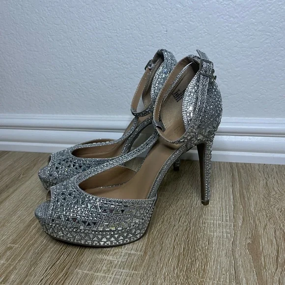 Thalia Sodi Chace T Strap Platform Heels Silver Bling